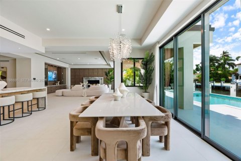 Villa ou maison à vendre à Fort Lauderdale, Floride: 8 chambres, 874.77 m2 № 2421231 - photo 15