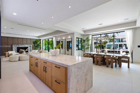 Villa ou maison à vendre à Fort Lauderdale, Floride: 8 chambres, 874.77 m2 № 2421231 - photo 11
