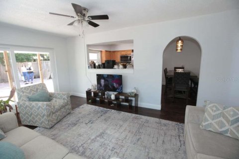 Casa en venta en Clearwater, Florida, 4 dormitorios, 152.82 m2 № 2206801 - foto 5
