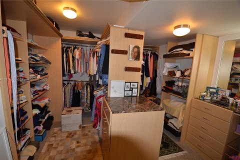 Купить кондоминиум в Майами, Флорида 2 спальни, 215.53м2, № 1713861 - фото 25