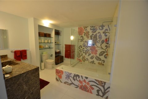 Купить кондоминиум в Майами, Флорида 2 спальни, 215.53м2, № 1713861 - фото 21