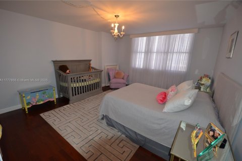 Купить кондоминиум в Майами, Флорида 2 спальни, 215.53м2, № 1713861 - фото 20