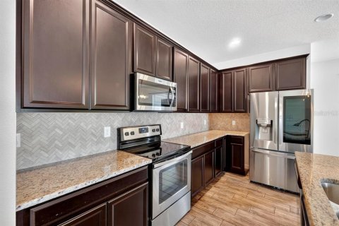 Casa en venta en Sanford, Florida, 5 dormitorios, 210.89 m2 № 2277020 - foto 2