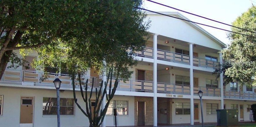 Condo in Largo, Florida, 1 bedroom  № 2205606