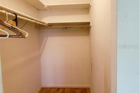 Condo in Largo, Florida, 1 bedroom  № 2205606 - photo 10