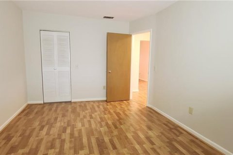 Condo in Largo, Florida, 1 bedroom  № 2205606 - photo 9