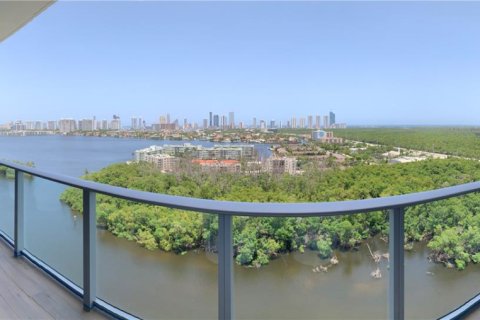 Condominio en venta en North Miami, Florida, 2 dormitorios, 102.84 m2 № 1710682 - foto 5