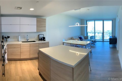 Condominio en venta en North Miami, Florida, 2 dormitorios, 102.84 m2 № 1710682 - foto 3