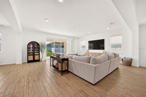 House in Ocala, Florida 5 bedrooms, 319.96 sq.m. № 2302331 - photo 16