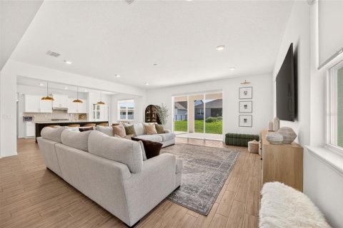 House in Ocala, Florida 5 bedrooms, 319.96 sq.m. № 2302331 - photo 17