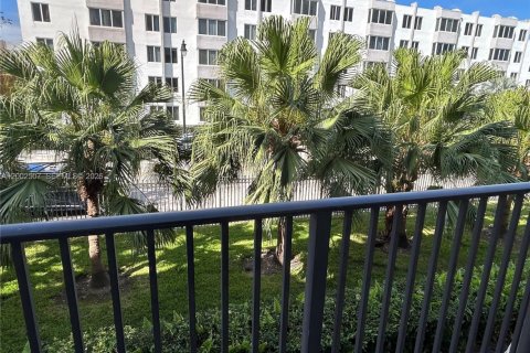 Copropriété à louer à Sunny Isles Beach, Floride: 2 chambres, 90.12 m2 № 2170347 - photo 10