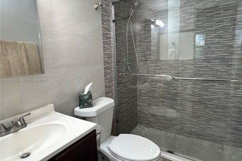 Copropriété à louer à Sunny Isles Beach, Floride: 2 chambres, 90.12 m2 № 2170347 - photo 6