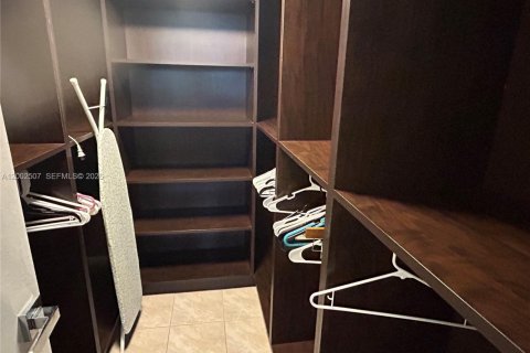 Copropriété à louer à Sunny Isles Beach, Floride: 2 chambres, 90.12 m2 № 2170347 - photo 8