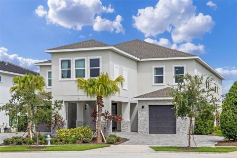 House in Four Corners, Florida 13 bedrooms, 588.35 sq.m. № 2218493 - photo 2