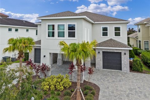 House in Four Corners, Florida 13 bedrooms, 588.35 sq.m. № 2218493 - photo 4