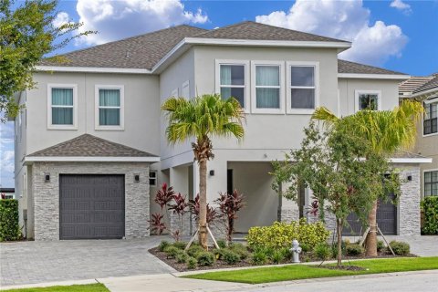 House in Four Corners, Florida 13 bedrooms, 588.35 sq.m. № 2218493 - photo 3