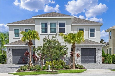 Casa en Four Corners, Florida 13 dormitorios, 588.35 m2 № 2218493
