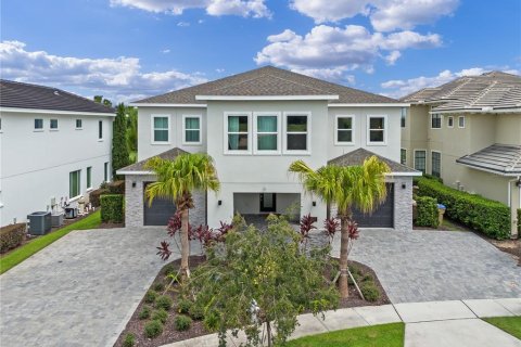 House in Four Corners, Florida 13 bedrooms, 588.35 sq.m. № 2218493 - photo 5