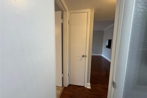 Снять в аренду кондоминиум в Тампа, Флорида 4 комнаты, 75.25м2, № 2102094 - фото 28