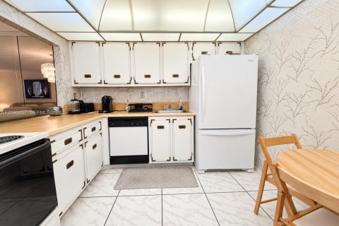 Condo à Hallandale Beach, Floride, 1 chambre  № 2390416