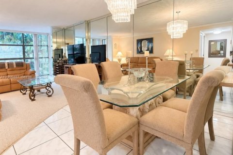 Copropriété à vendre à Hallandale Beach, Floride: 1 chambre, 85.01 m2 № 2390416 - photo 4
