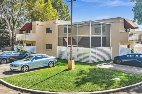 Купить таунхаус в Майами, Флорида 3 спальни, 147.9м2, № 1972069 - фото 24