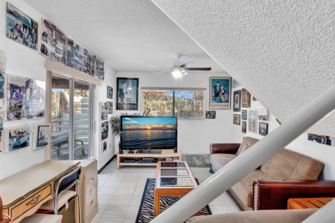 Купить таунхаус в Майами, Флорида 3 спальни, 147.9м2, № 1972069 - фото 12