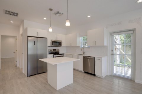 Apartment in West Palm Beach, Florida 2 bedrooms, 105.91 sq.m. № 2309114 - photo 2