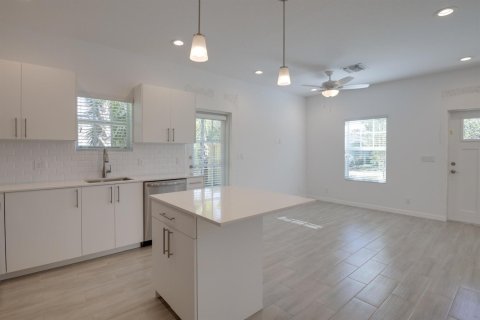 Apartment in West Palm Beach, Florida 2 bedrooms, 105.91 sq.m. № 2309114 - photo 3