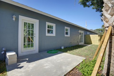 Apartment in West Palm Beach, Florida 2 bedrooms, 105.91 sq.m. № 2309114 - photo 11