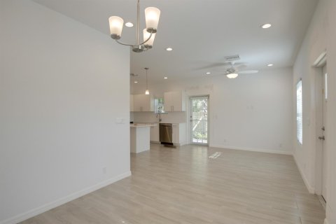 Apartment in West Palm Beach, Florida 2 bedrooms, 105.91 sq.m. № 2309114 - photo 4