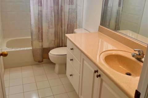 Casa en alquiler en Doral, Florida, 4 dormitorios, 246.01 m2 № 2055291 - foto 21