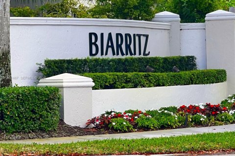 Casa en alquiler en Doral, Florida, 4 dormitorios, 246.01 m2 № 2055291 - foto 15