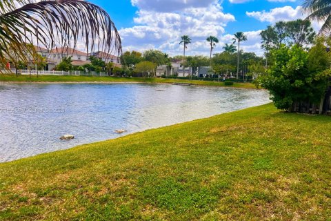 Casa en alquiler en Doral, Florida, 4 dormitorios, 246.01 m2 № 2055291 - foto 26