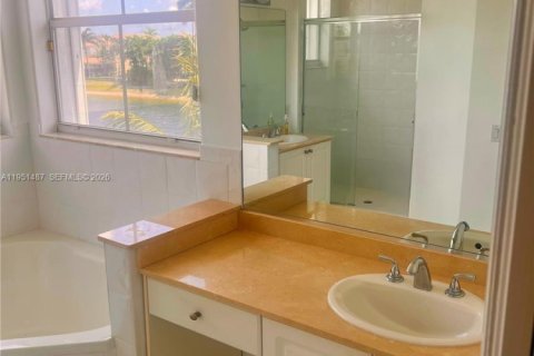 Casa en alquiler en Doral, Florida, 4 dormitorios, 246.01 m2 № 2055291 - foto 18
