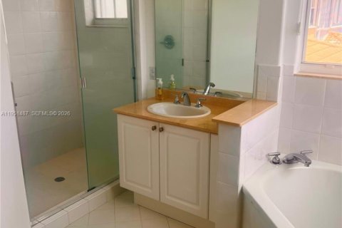 Casa en alquiler en Doral, Florida, 4 dormitorios, 246.01 m2 № 2055291 - foto 16