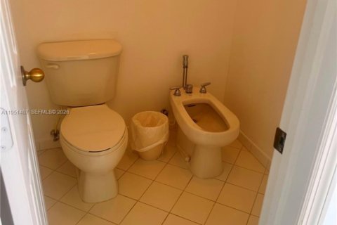 Casa en alquiler en Doral, Florida, 4 dormitorios, 246.01 m2 № 2055291 - foto 19