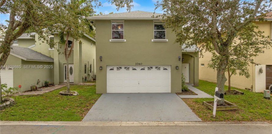 House in Coconut Creek, Florida 3 bedrooms, 190.91 sq.m. № 1988844