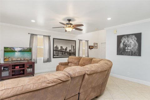 House in Coconut Creek, Florida 3 bedrooms, 190.91 sq.m. № 1988844 - photo 16