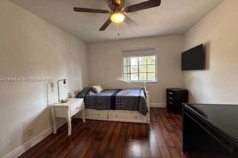 Снять в аренду виллу или дом в Уэстон, Флорида 5 спален, 290.04м2, № 1992723 - фото 25