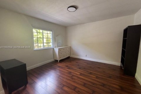 Снять в аренду виллу или дом в Уэстон, Флорида 5 спален, 290.04м2, № 1992723 - фото 23