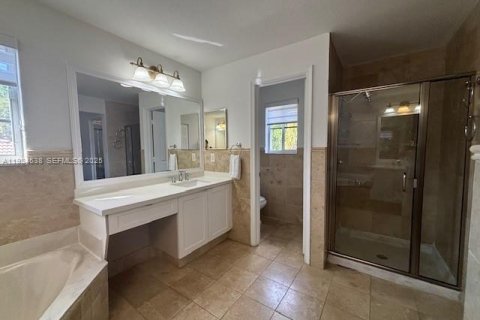 Снять в аренду виллу или дом в Уэстон, Флорида 5 спален, 290.04м2, № 1992723 - фото 24