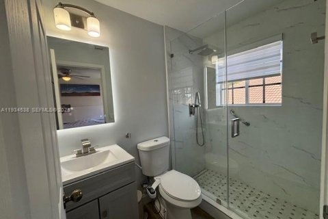 Снять в аренду виллу или дом в Уэстон, Флорида 5 спален, 290.04м2, № 1992723 - фото 29