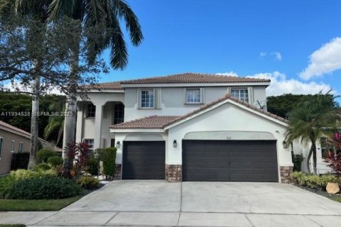 Снять в аренду виллу или дом в Уэстон, Флорида 5 спален, 290.04м2, № 1992723 - фото 3