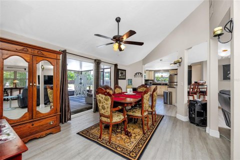 Villa ou maison à vendre à Tampa, Floride: 3 chambres, 171.03 m2 № 2358463 - photo 8