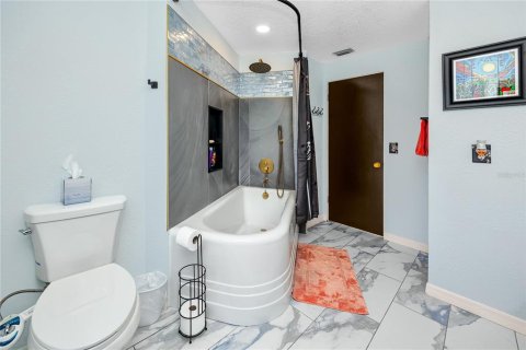Villa ou maison à vendre à Tampa, Floride: 3 chambres, 171.03 m2 № 2358463 - photo 23