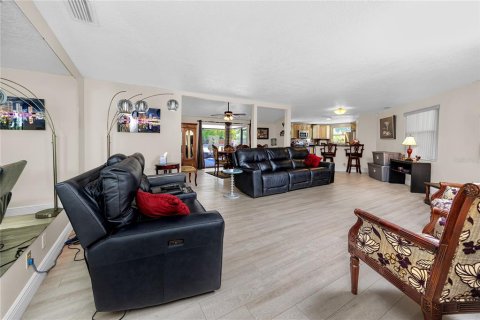 Villa ou maison à vendre à Tampa, Floride: 3 chambres, 171.03 m2 № 2358463 - photo 6