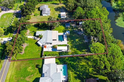 Villa ou maison à vendre à Tampa, Floride: 3 chambres, 171.03 m2 № 2358463 - photo 2