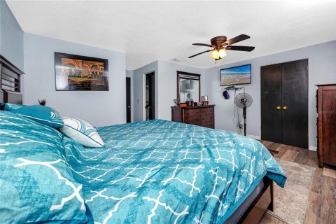 Villa ou maison à vendre à Tampa, Floride: 3 chambres, 171.03 m2 № 2358463 - photo 15