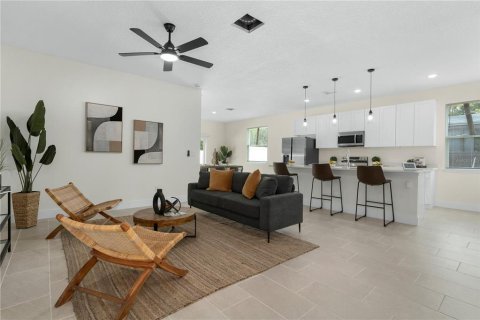 House in Orlando, Florida 3 bedrooms, 139.45 sq.m. № 1816189 - photo 4